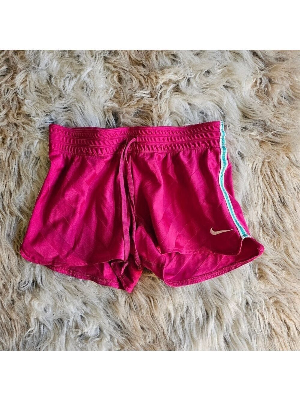 Nike Pink Color Block Athletic Set Top XS Leggings XS Shorts S - Picture 9 of 10